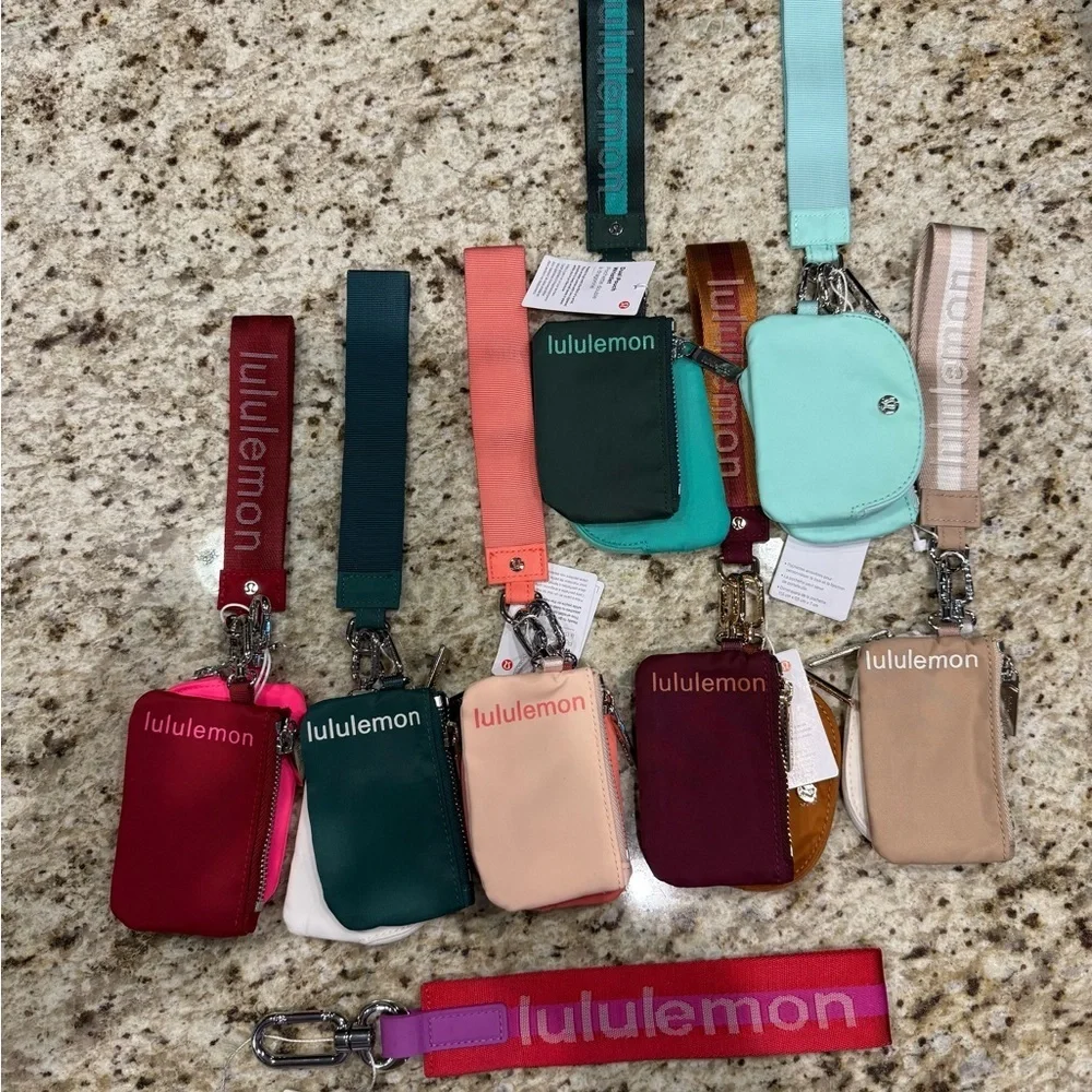 lululemon Detachable Key Chain Beige & White Women's Fabric Metal Zipper Accent